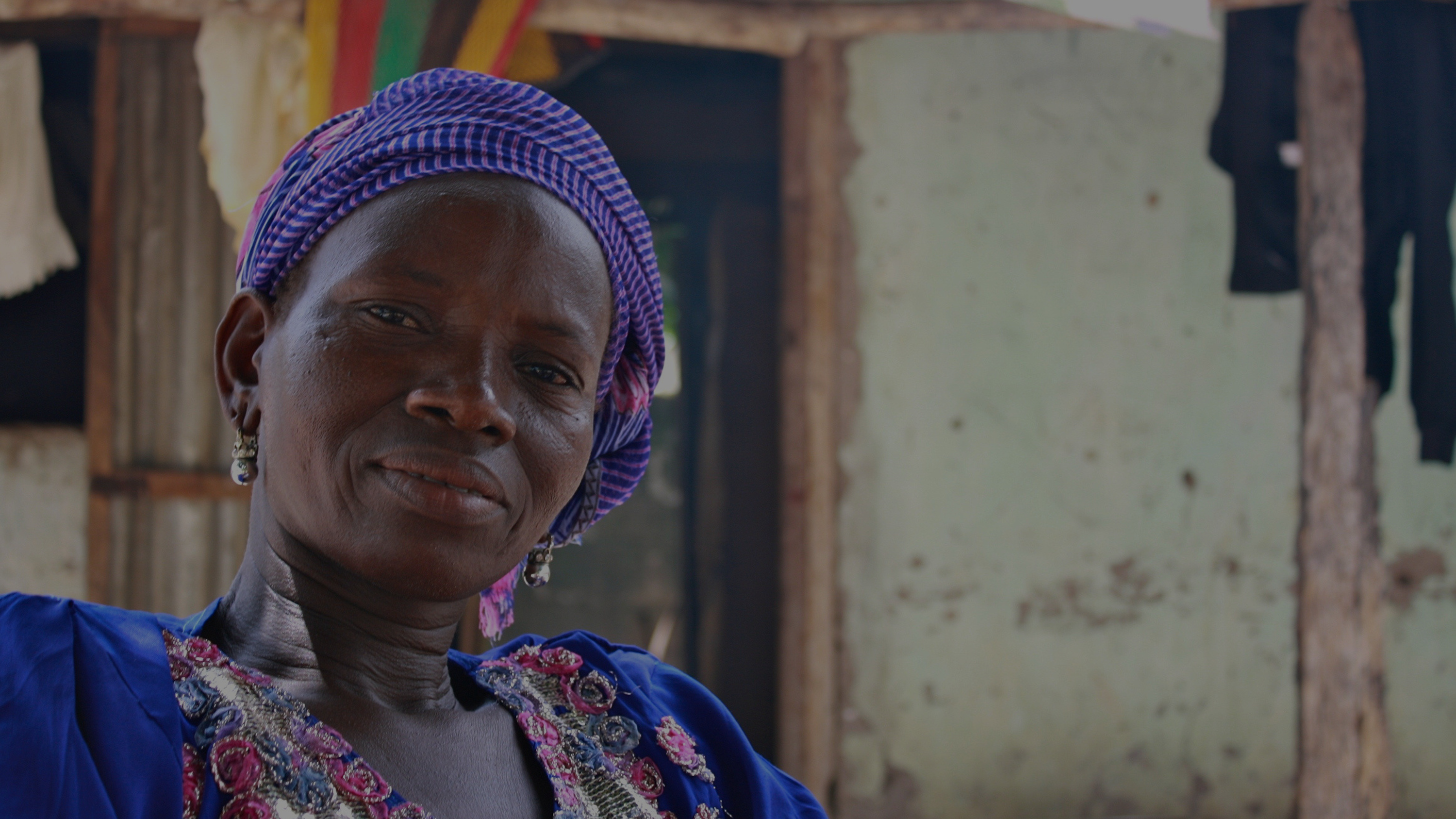 African women and traditional crafts background